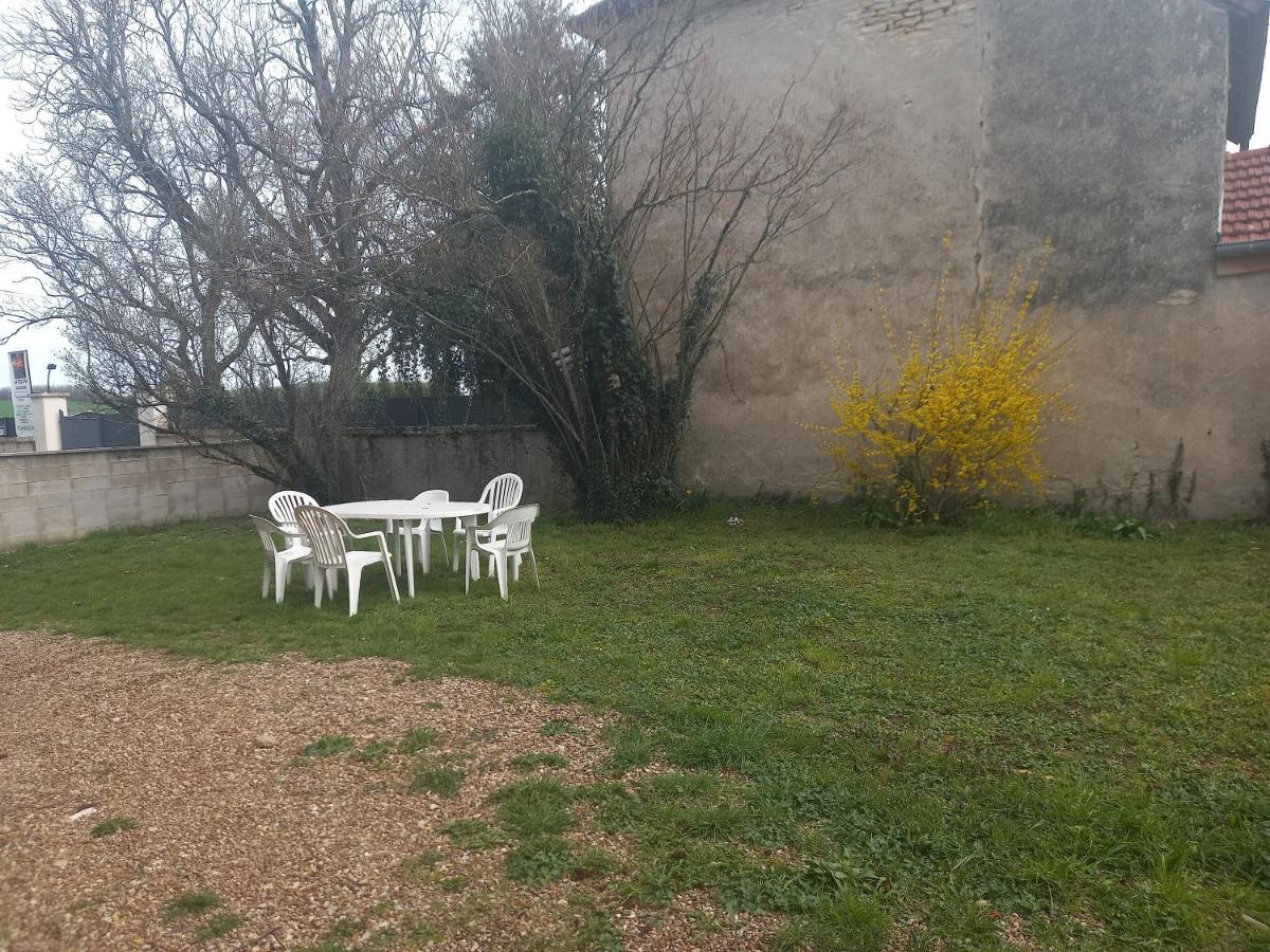 L'Univers, Vous Et Nous Pouilly-sur-Vingeanne Dış mekan fotoğraf